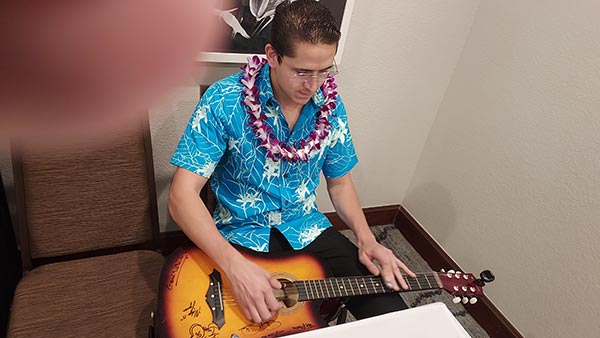 Kaua&lsquo;i Festival Featured Steel Guitarist Joseph Zayac