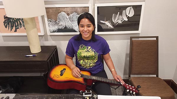 Kaua&lsquo;i Festival Featured Steel Guitarist  Mālie Lyman